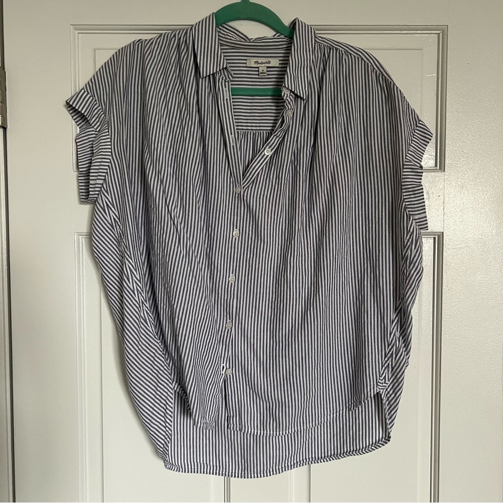 Madewell Short Sleeve Button Up 💙🤍